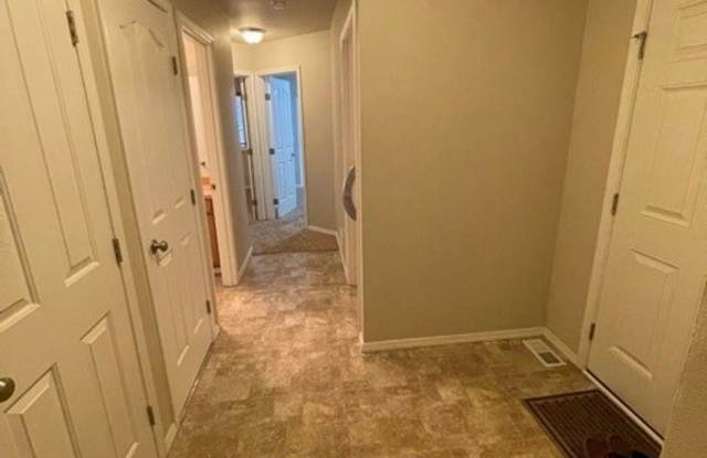 3 Bedroom Condo in South Anchorage w/ Fenced Backyard! Gallery 2