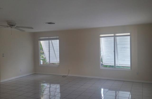House in Naples for rent photos photos