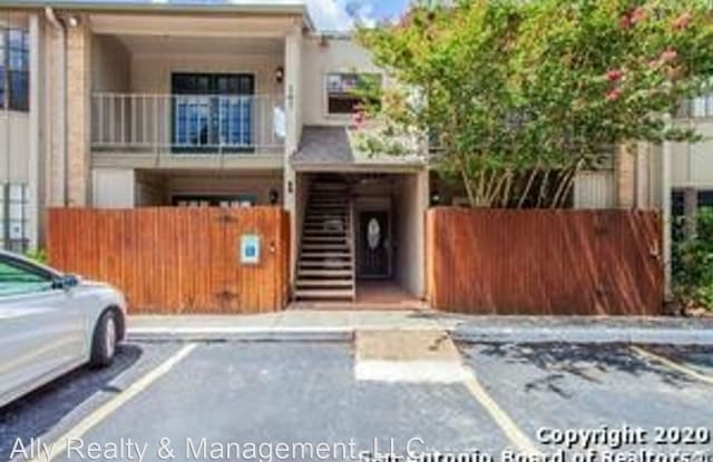 Mockingbird Pond Condominium - 7711 Callaghan Rd, San Antonio, TX 78229