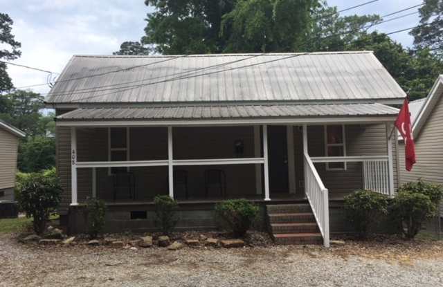 Nice 2 Bed 1.5 Bath Available August 2026! - 400 15th Avenue, Tuscaloosa, AL 35401