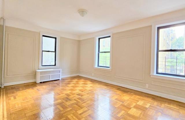 850 West 176th Street - 850 West 176th Street, New York City, NY 10033