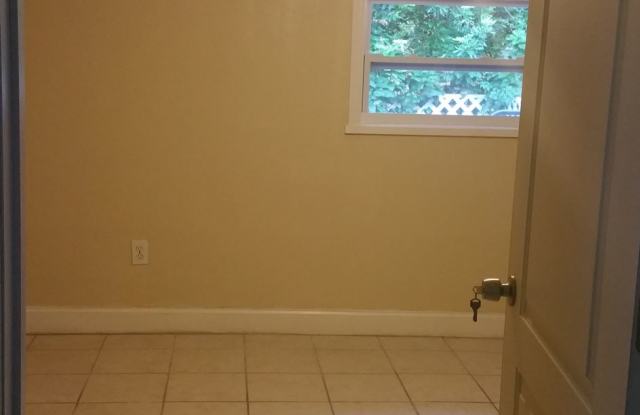 31 Lake Shore Dr - 31 Lake Shore Dr, Palm Harbor, FL 34684