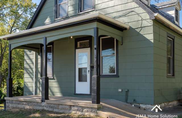 629 Elm Street Gallery 2