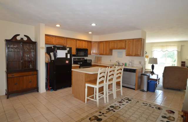 202 Fairway Dr Gallery 4