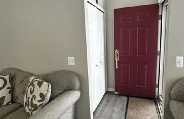 42808 Park Cresent Drive Gallery 2