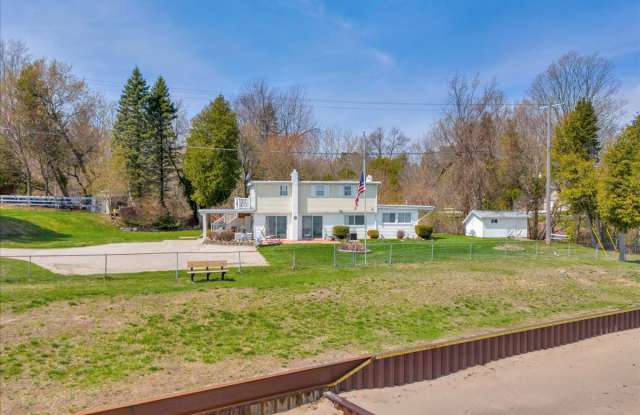 7226 Lakeview Drive - 1 photos photos