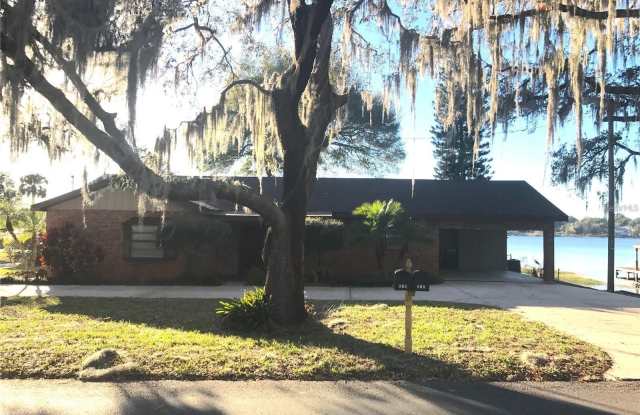 612 W LAKESHORE DRIVE - 612 West Lakeshore Drive, Clermont, FL 34711