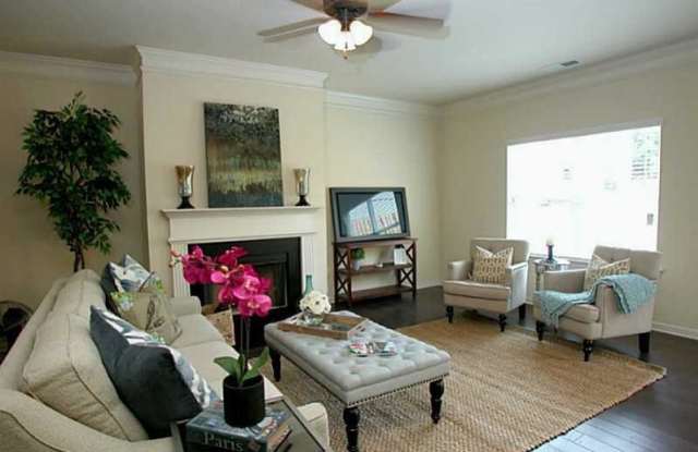 3476 GREYHAWK Crossing Gallery 2
