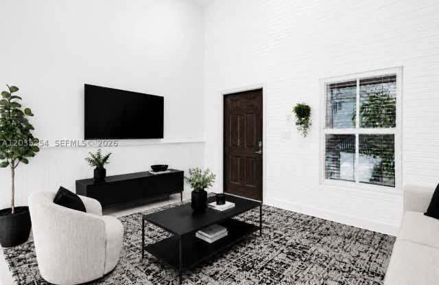 102 Riverwalk Cir Gallery 3