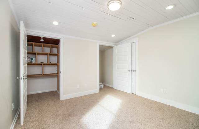 801 Montezuma Avenue Gallery 4
