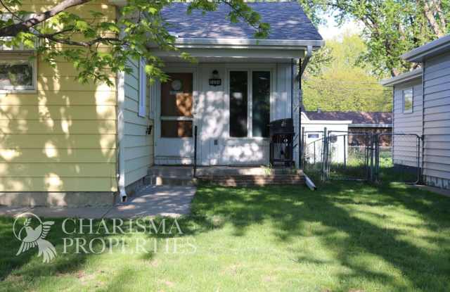 QUAINT THREE BEDROOM HOUSE, GREAT LOCATION WITH EVEN MORE AMENITIES!!! Gallery 3