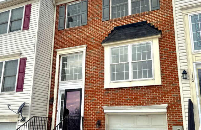 THREE BEDROOM TOWNHOUSE photos photos