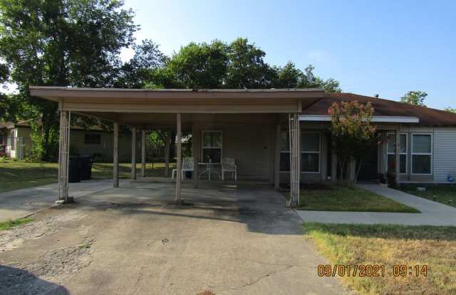 2 bedroom 1 bath duplex Gallery 1