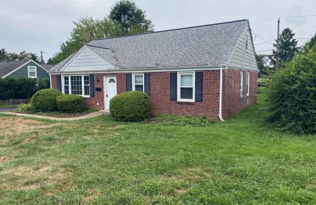 19 LONGWOOD DRIVE - 19 Longwood Drive, Delaware County, PA 19087