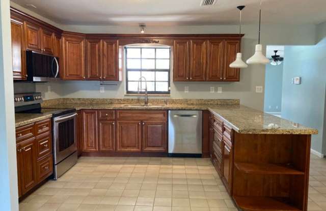 118 Mayorca Court, Royal Palm Beach, FL 33411 - 118 Mayorca Court, Royal Palm Beach, FL 33411