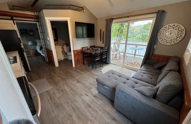 1992 93rd Street (cabin 3) Gallery 2
