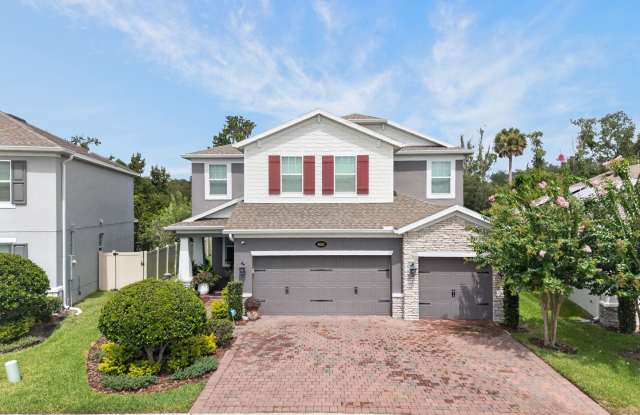 AVAILABLE NOW In Sanford 5 BEDS 4.5 BATHS + LOFT photos photos