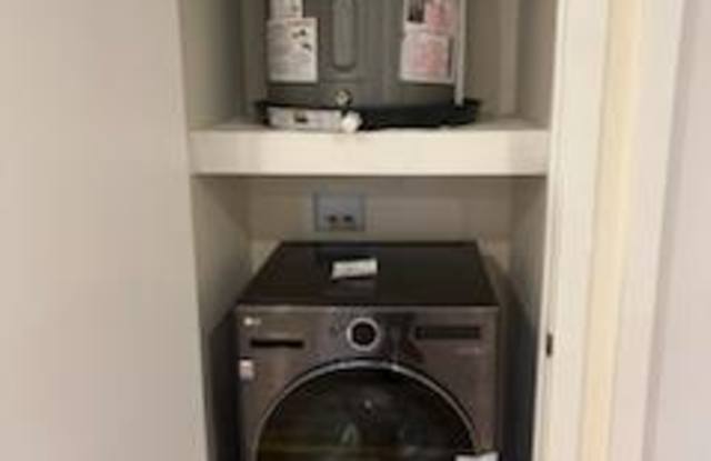 125 Adams Street - 2 photos photos