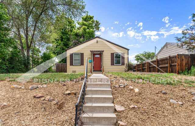 Charming House with Washer/Dryer and Fenced Yard - 855 Perry Street, Denver, CO 80204