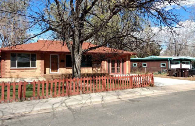 Beautifully Updated Boulder 3Bed/2Bath-- Walking distance from CU campus  29th St Mall! photos photos