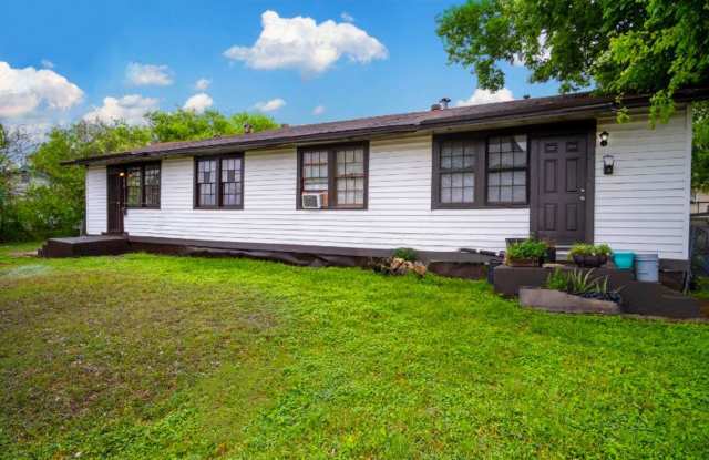 Cozy Renovated 2 BR Near Downtown photos photos Cozy Renovated 2 BR Near Downtown photos photos