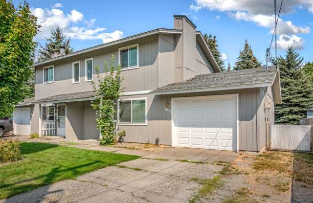 2 bed 1.5 bath Central CDA townhome Gallery 1