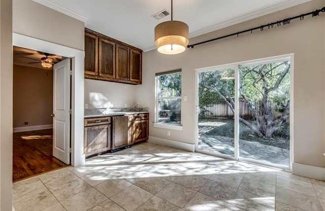 2237 W Rosedale Street S Gallery 4