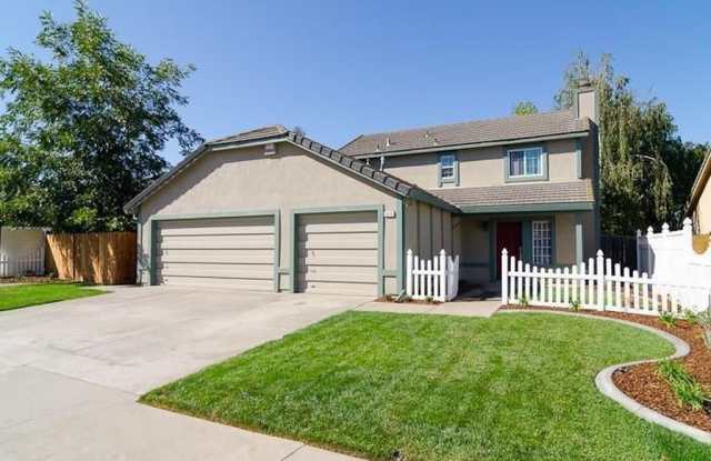 3 Bedroom 2.5 Bath Home with Huge Covered Patio in Backyard! photos photos
