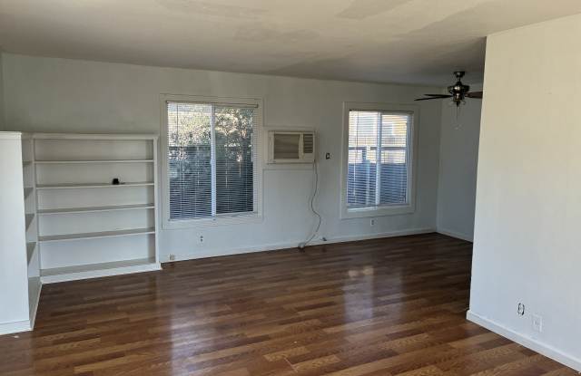 1542 Melrose Avenue - 1 photos photos