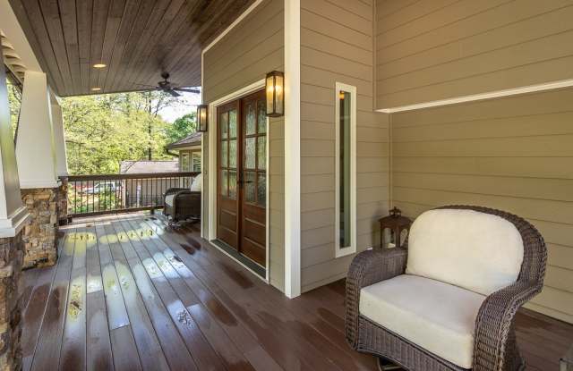 5095 Nesbit Ferry Lane Gallery 2