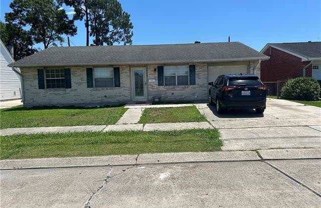 725 OAKWOOD Drive photos photos