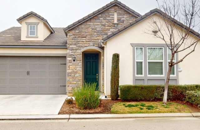 3033 Antonio Lane Clovis, CA 93619 photos photos