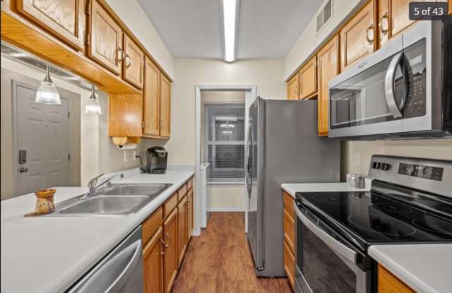 Downtown Third-Floor Penthouse Condo photos photos