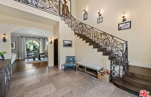 6401 Zumirez Dr Gallery 3