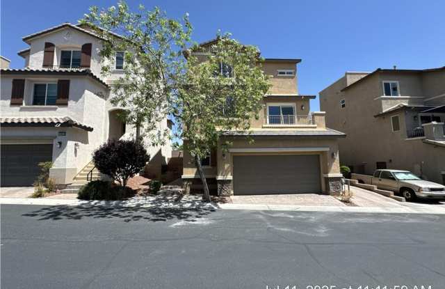 GORGEOUS TRI-LEVEL HOME LOCATED IN THE OUTSTANDING PROVIDENCE COMMUNITY!! photos photos