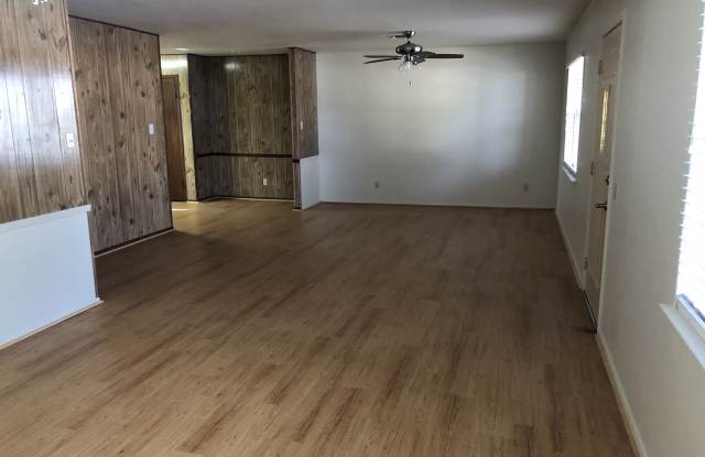 109 Broadmoor Drive Gallery 3