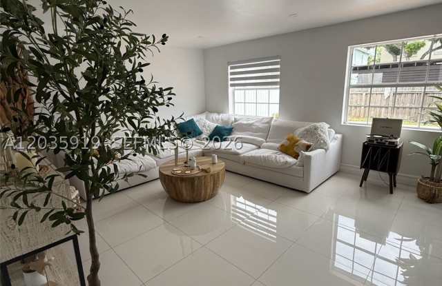 11959 SW 269th Ter Gallery 3