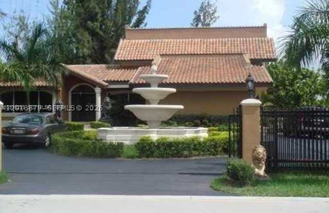 12425 SW 43rd St photos photos