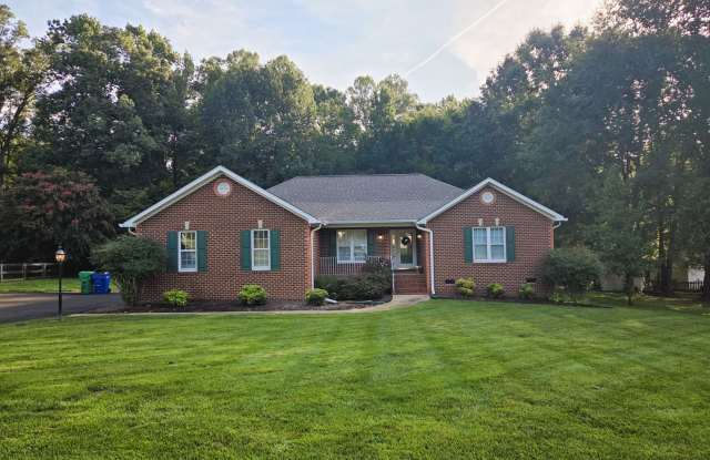 6 MONTH LEASE OPPORTUNITY WITH LAWNCARE PROVIDED MOSELEY VIRGINIA Gallery 1