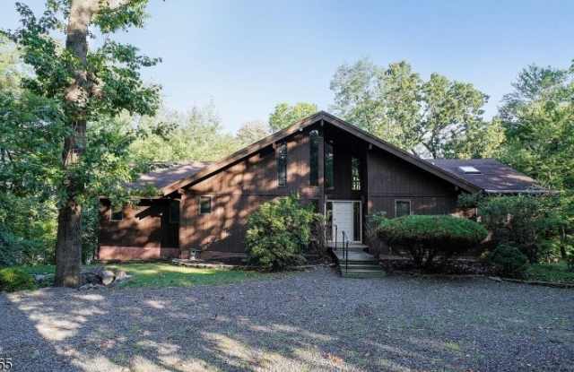 29 Ravenswood Ln - 29 Ravenswood Lane, Scotch Plains, NJ 07076 29 Ravenswood Ln - 29 Ravenswood Lane, Scotch Plains, NJ 07076