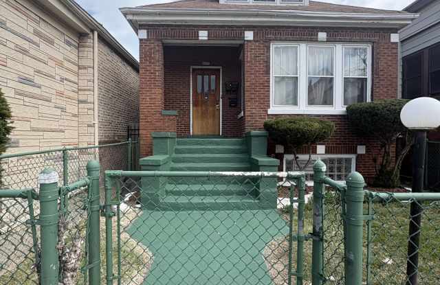 8007 South Coles Avenue - 2 photos photos
