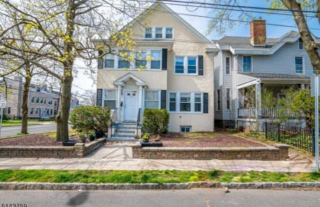 2 Beauvoir Ave - 2 Beauvoir Avenue, Summit, NJ 07901