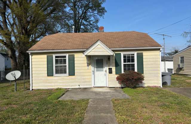 Cozy 2 Bedroom 1 Bathroom Ranch style Home Located in Hampton VA - 720 Westwood Avenue, Hampton, VA 23661 Cozy 2 Bedroom 1 Bathroom Ranch style Home Located in Hampton VA - 720 Westwood Avenue, Hampton, VA 23661