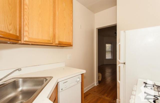 3918 North Pine Grove Avenue Gallery 2