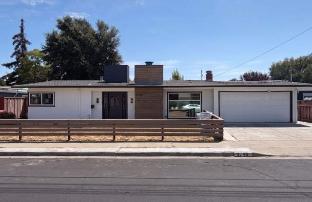 Beautiful fully remodeled home with den in Nice Concord Neighborhood Gallery 1