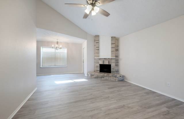 Charming 3-Bedroom Near Randolph AFB Gallery 1