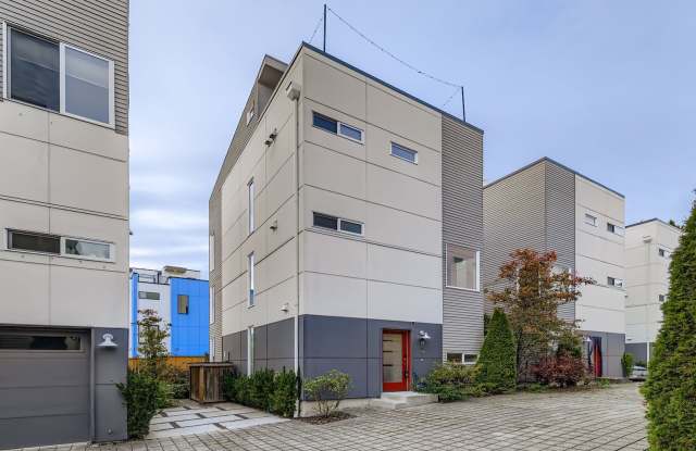 Bright 3bed/2.5bath Townhome in Judkins Park Neighborhood! - 917 29th Avenue South, Seattle, WA 98144