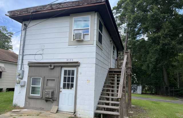 301 1/2 N 25th Ave - 301 North 25th Avenue, Hattiesburg, MS 39401