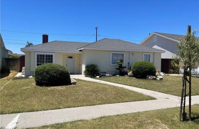 18023 Grayland Ave photos photos