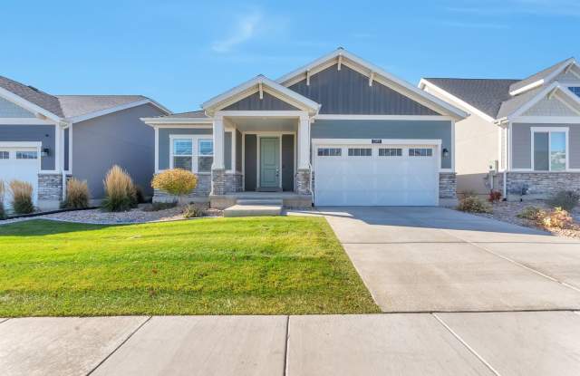 SPOTLESS LOW MAINTENANCE LEHI HOUSE - LANDSCAPING & SNOW REMOVAL INCLUDED Gallery 1